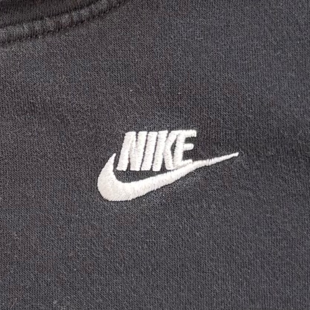 5/20$ NIKE Black Hoodie Long Sleeve Kangaroo Pocket Embroidered Youth Large - Picture 5 of 6